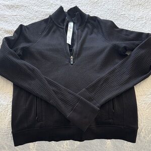 Lululemon quarter zip- excellent condition